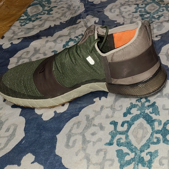 Shoes - Picture 5 of 5